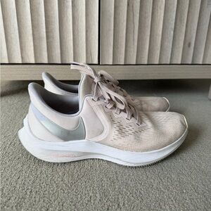 Nike Zoom Winflo Sneaker, US8